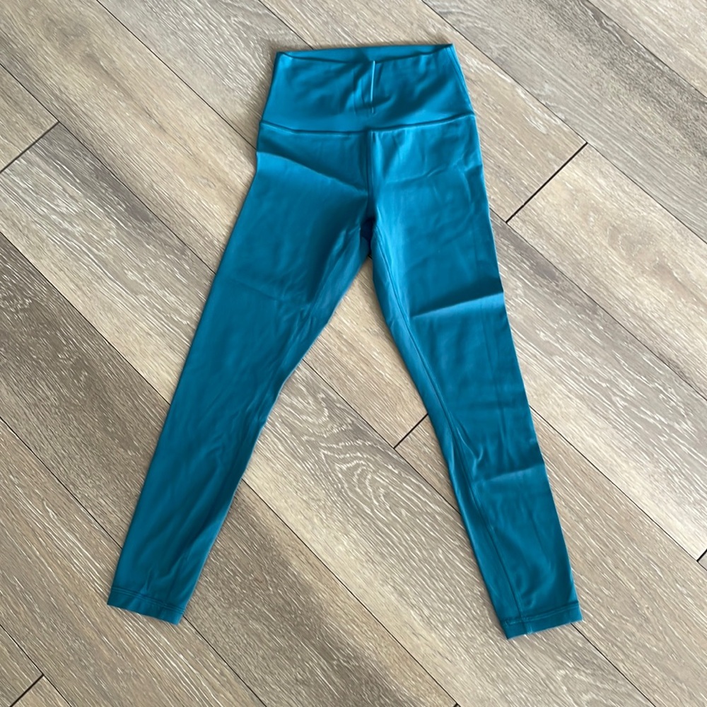 Athleta 7/8 right legging size xs